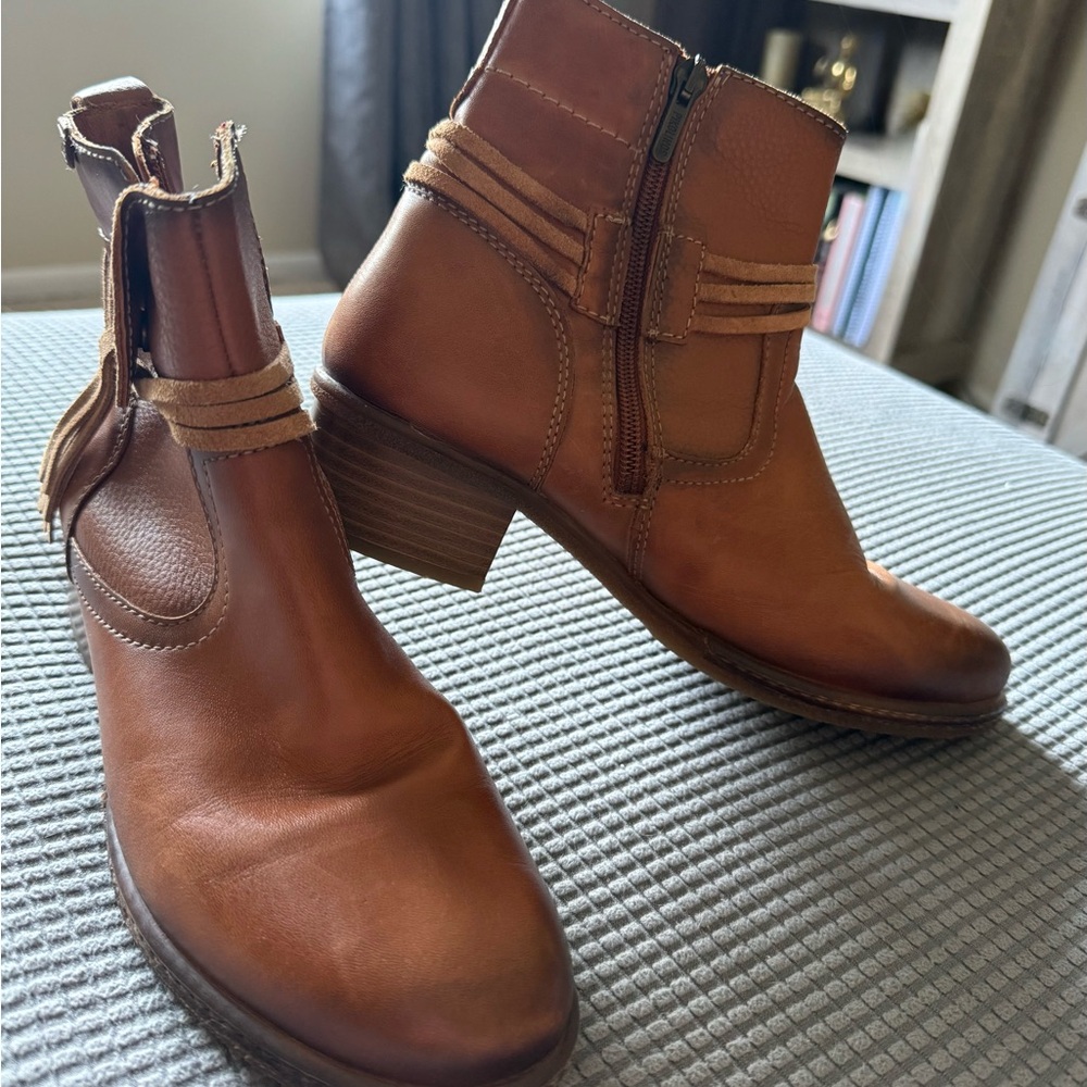 PIKOLINOS Tan Leather Ankle Booties